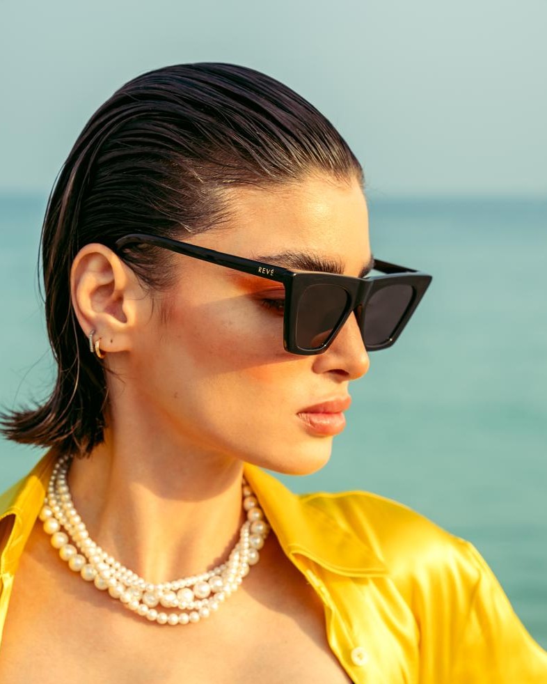Connect with GENEVIÉ
